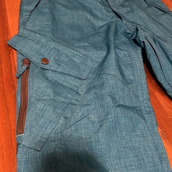 RPZN Canadian snowboard pants, size large - Picture 9 of 9